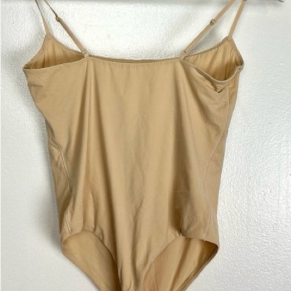 SKIMS Fits Everybody Cami Thong Bodysuit in Sand Size Large - Picture 4 of 6